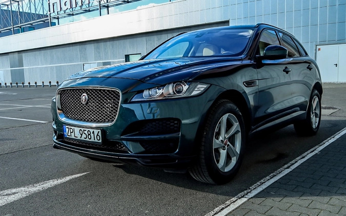 Jaguar F-Pace cena 128900 przebieg: 123800, rok produkcji 2017 z Szczecin małe 781